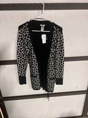 Cache Women's Black and White Giraffe Print Button-Front Cardigan